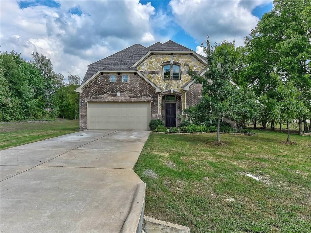 Property Photo: 7807 Lake Ridge Lane TX 75071
