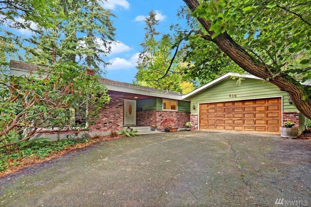 Property Photo: 814 NW Carkeek Park Rd WA 98177