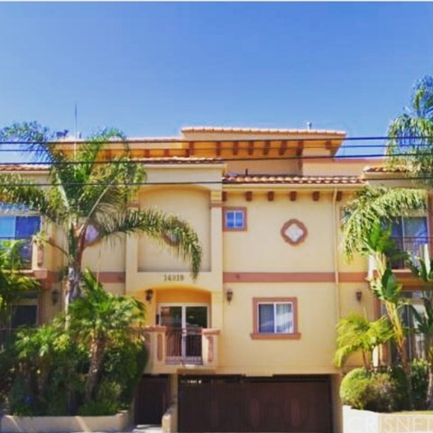 Property Photo:  14819 Magnolia Boulevard 5  CA 91403 