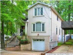 Property Photo:  1095 Huguenot Avenue  NY 10312 