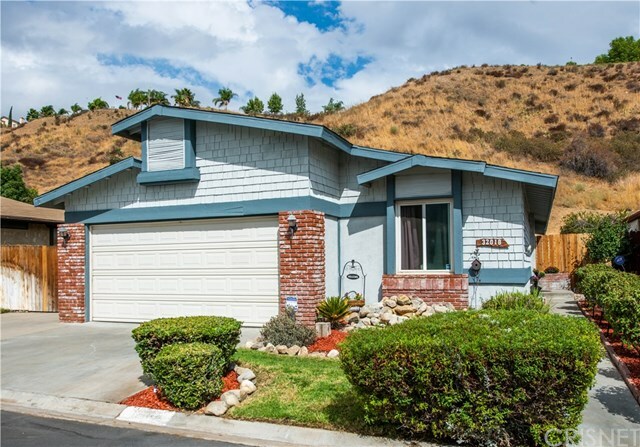 Property Photo:  32018 Quartz Lane  CA 91384 