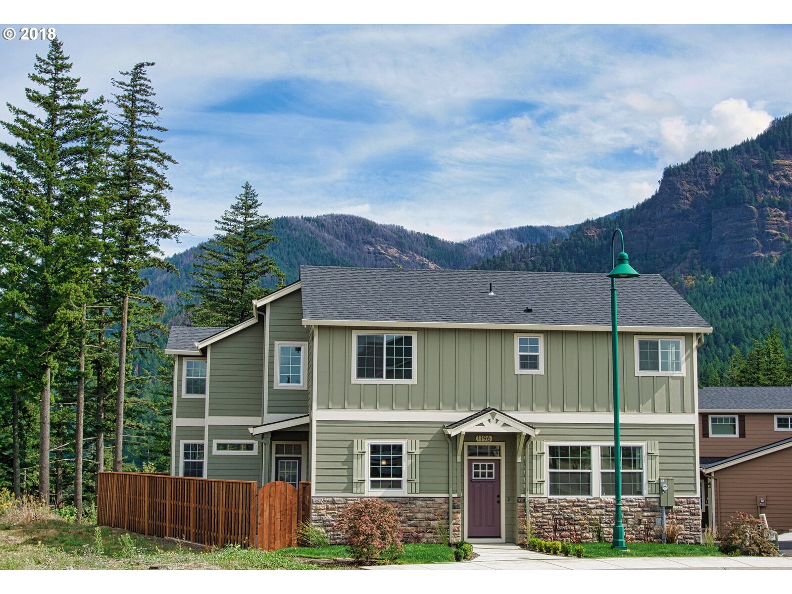 Property Photo: 1196 Chinookan Dr OR 97014