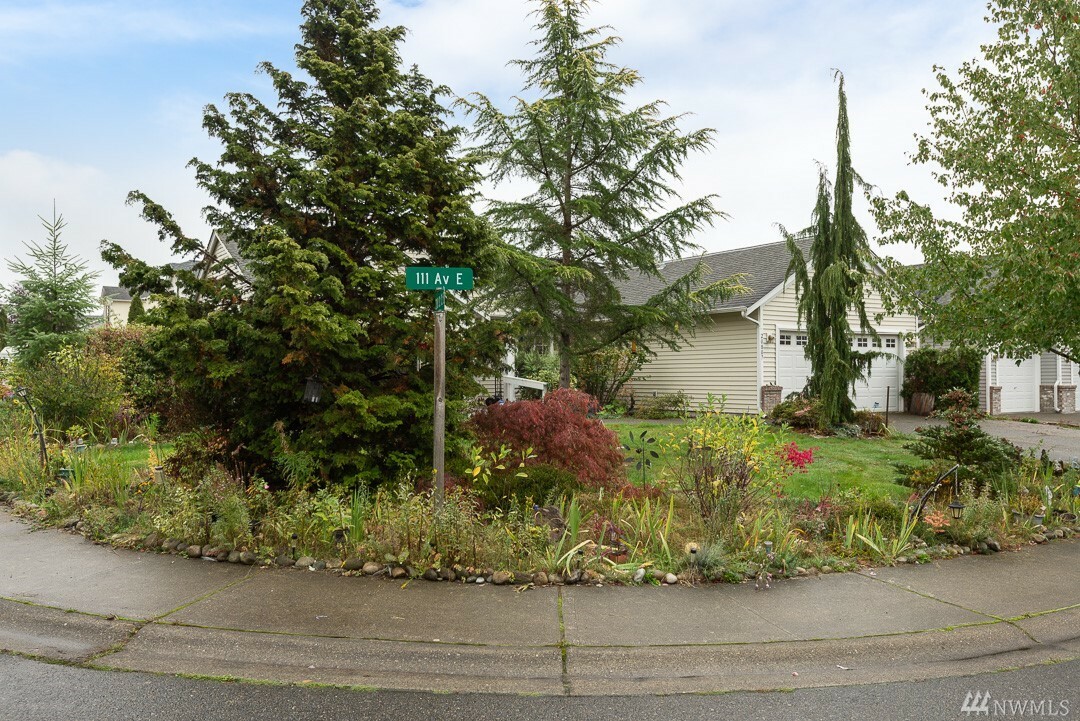 Property Photo:  20807 111th Ave East  WA 98338 