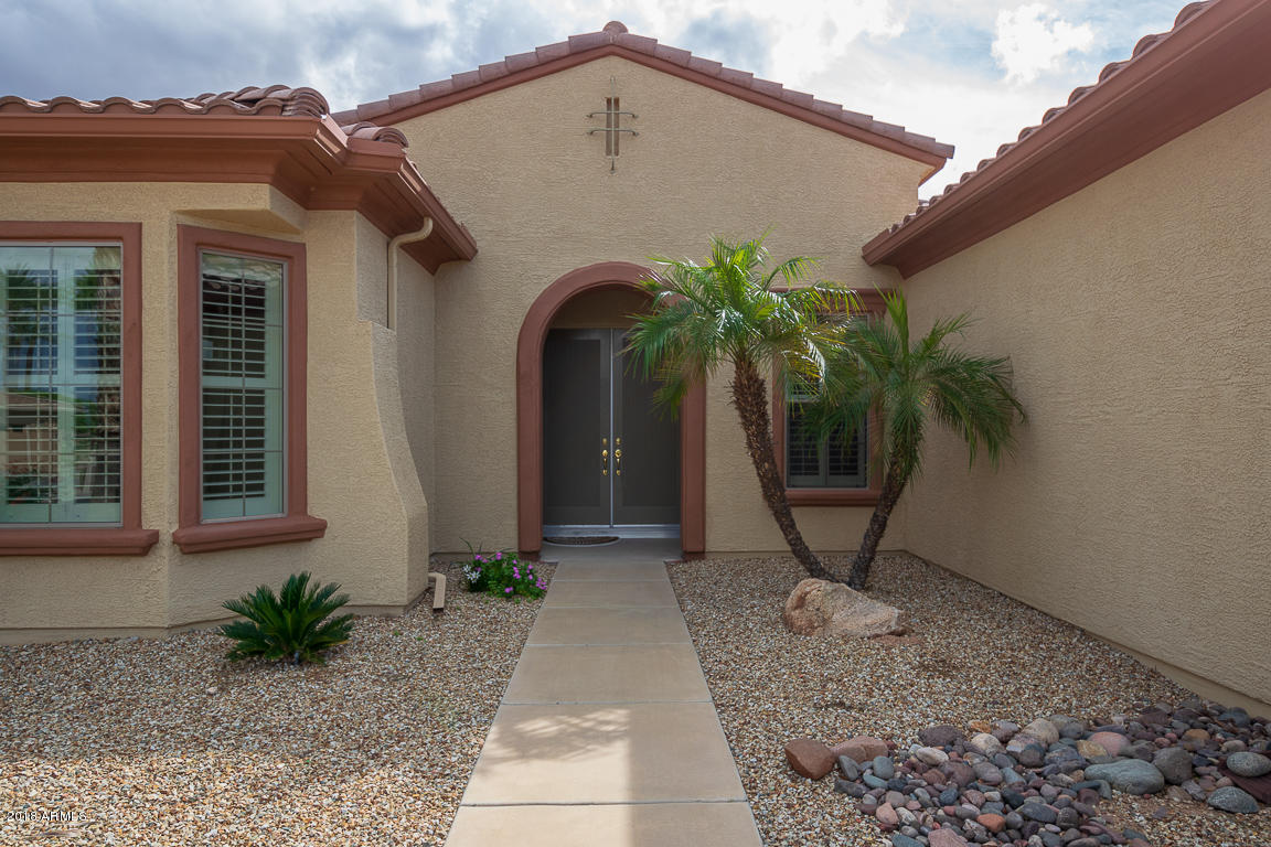 Property Photo: 19836 N Regents Park Drive AZ 85387