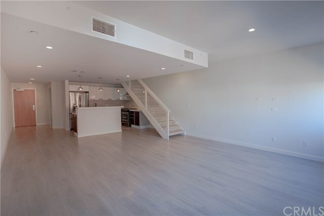 Property Photo:  35 N Raymond Avenue 411  CA 91103 