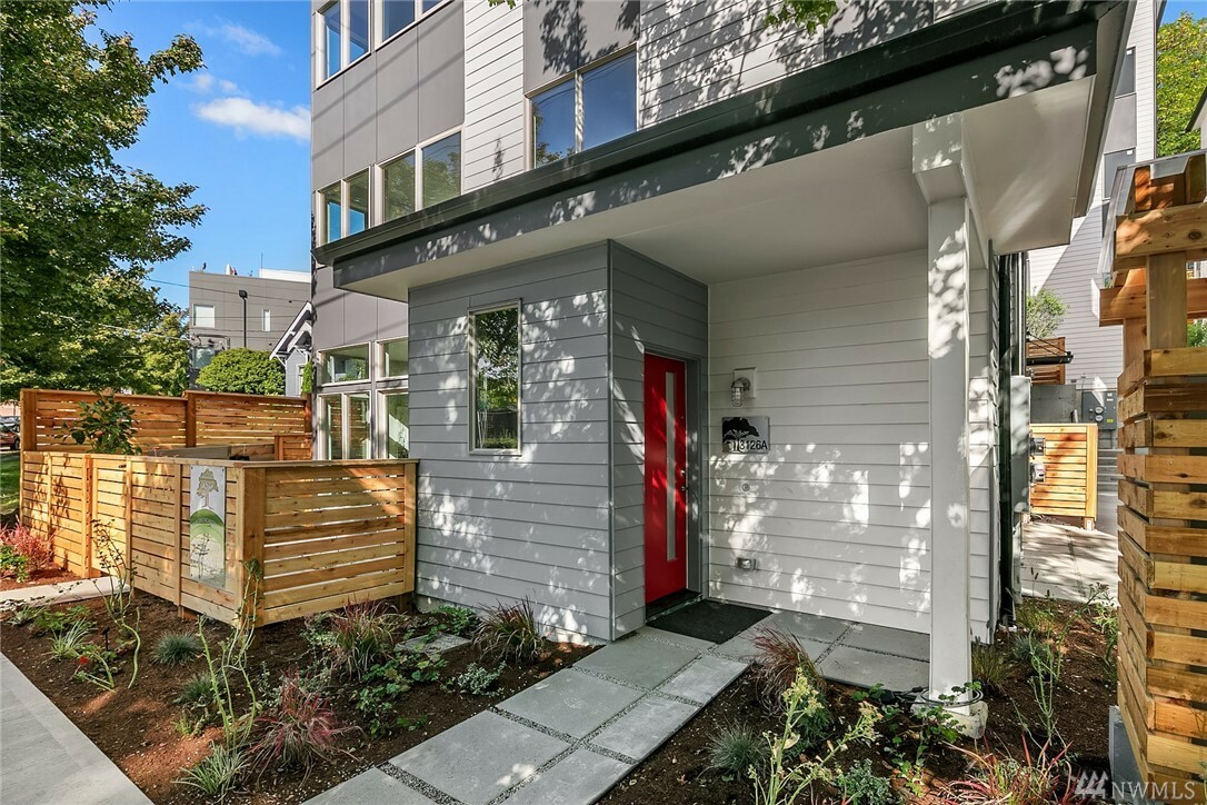 Property Photo:  3126 A Wetmore Ave S  WA 98144 