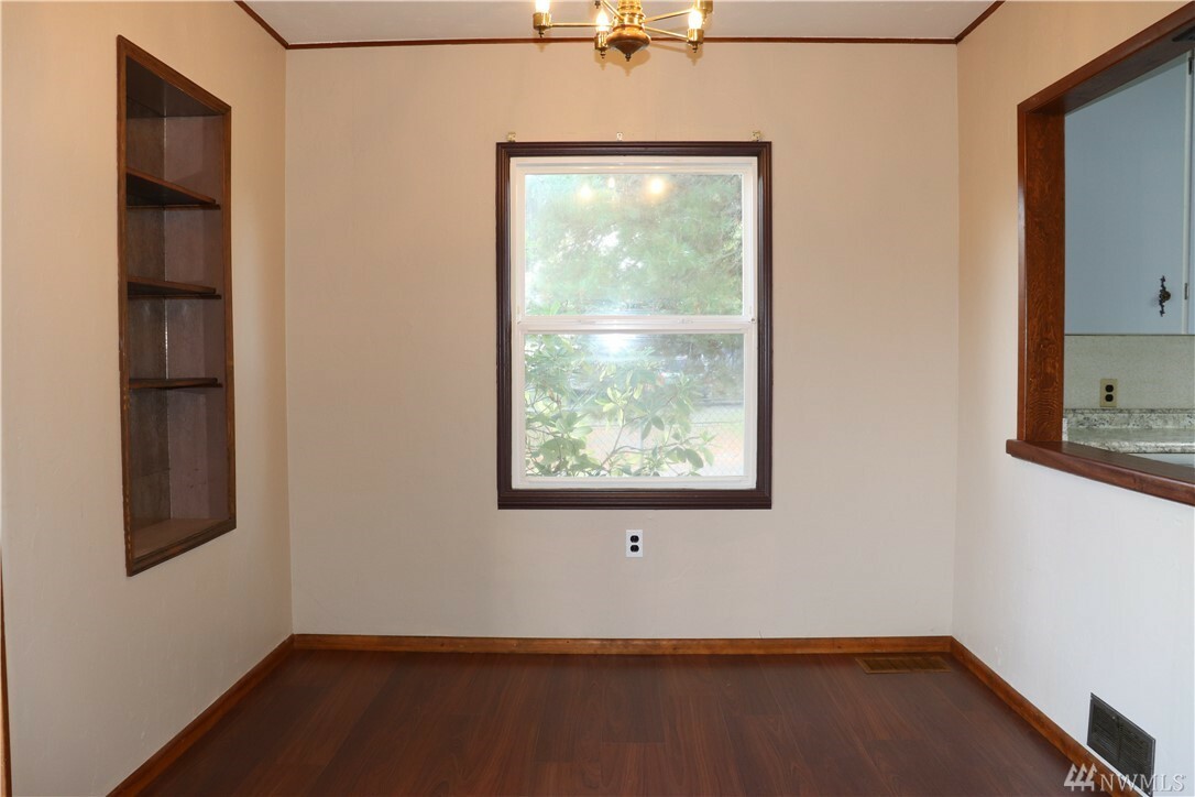 Property Photo: 533 Cascade Ave WA 98584