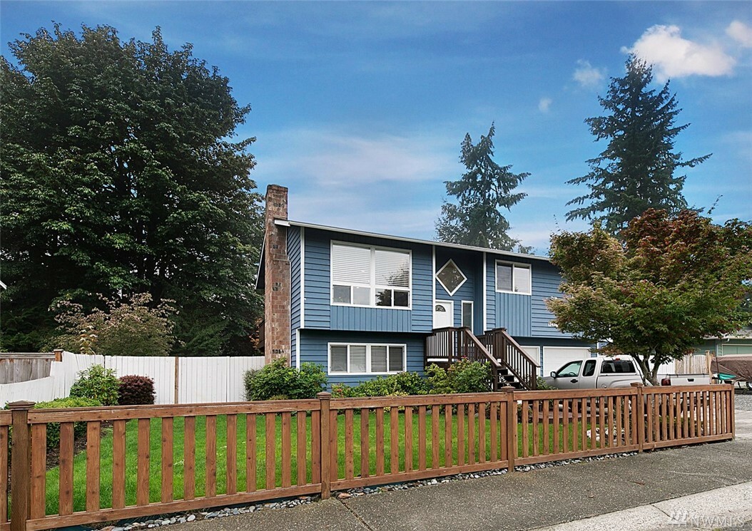 Property Photo:  17416 30th Dr SE  WA 98012 