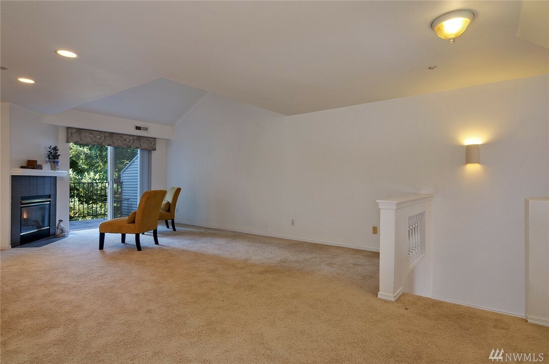 Property Photo:  4714 Fairwood Blvd NE 1704  WA 98422 