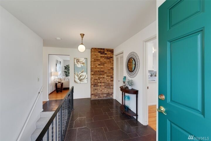 Property Photo: 4116 Cliff Dr WA 98203