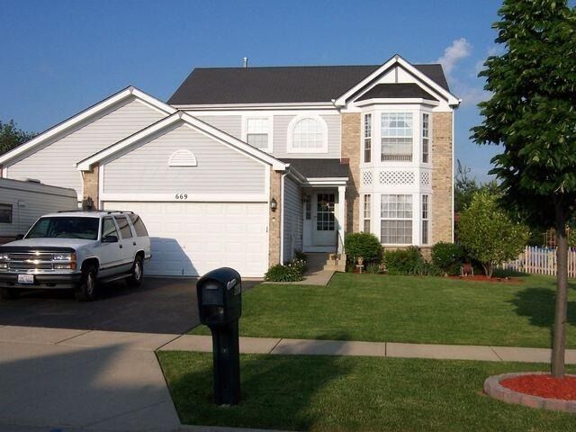 Property Photo:  669 Juli Drive  IL 60177 