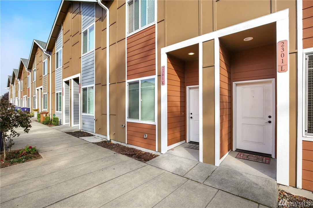 Property Photo: 2301 S G St L WA 98405