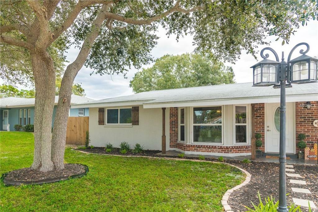 Property Photo:  4422 Beacon Drive  FL 34232 