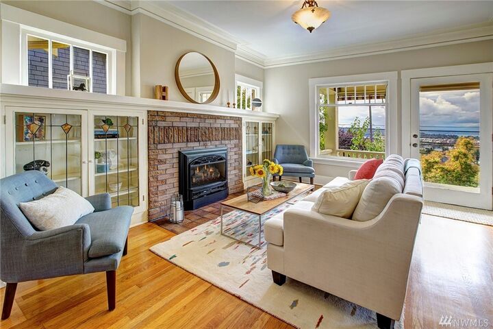 Property Photo: 5214 Greenwood Avenue N WA 98103