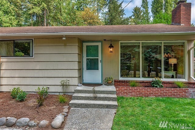 Property Photo:  3008 NE 178th St  WA 98155 