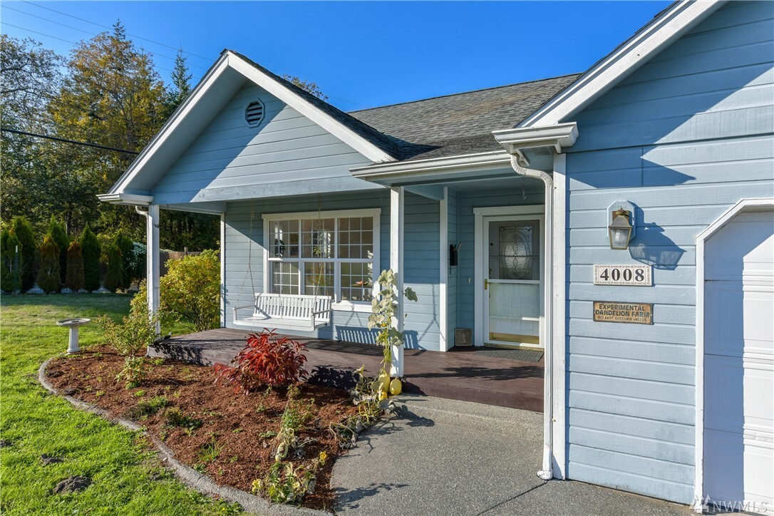 Property Photo: 4008 West 3rd St WA 98221