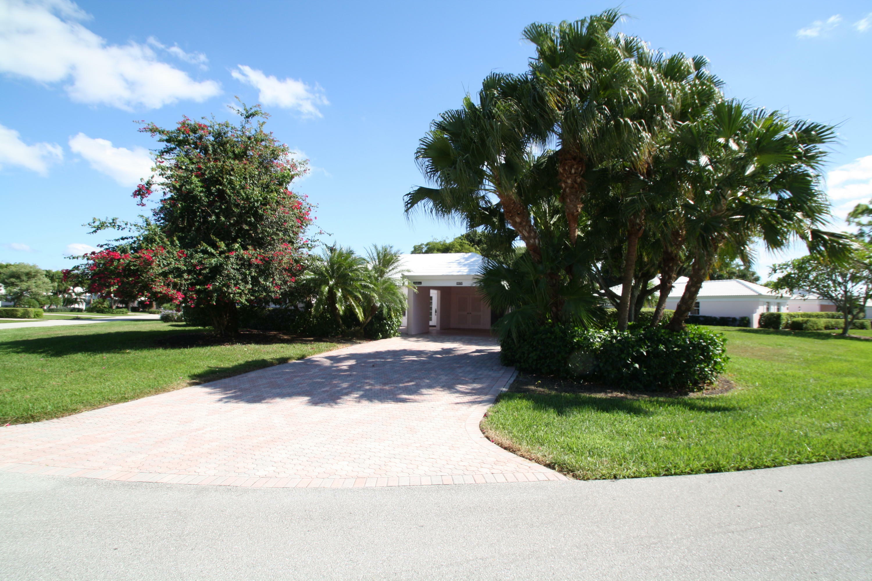 Property Photo: 4602 Sanderling Circle W FL 33436
