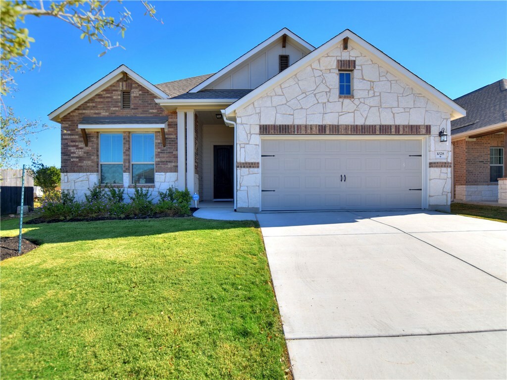 Property Photo:  1028 Isaias Drive  TX 78641 