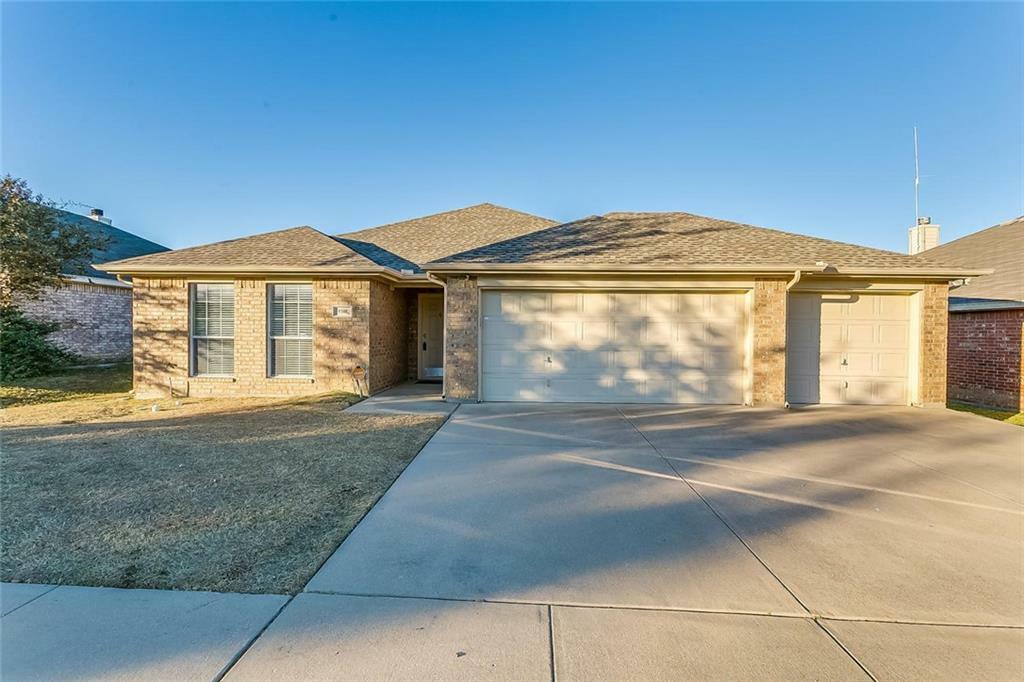 Property Photo: 9308 Alyssa Court TX 76108