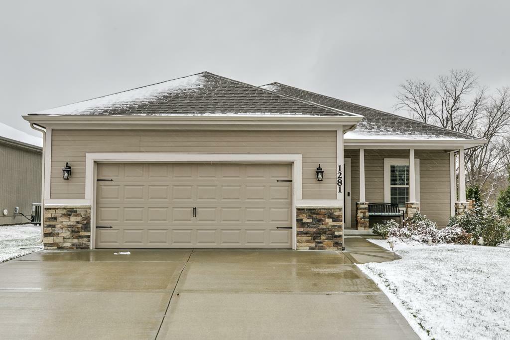 Property Photo:  1281 Blackberry Drive  MO 64068 