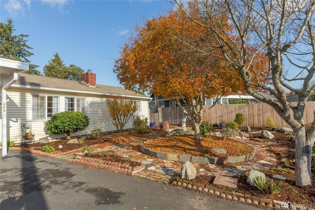 Property Photo: 240 S 186th St WA 98148
