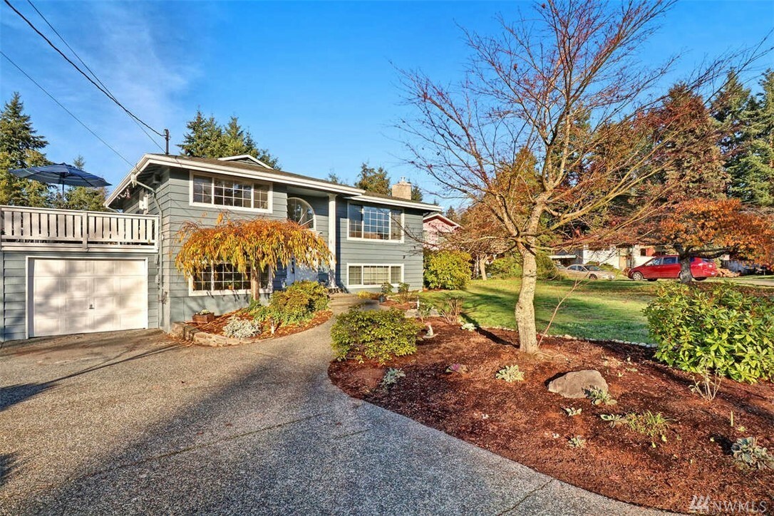 Property Photo:  5823 164th Place SW  WA 98037 