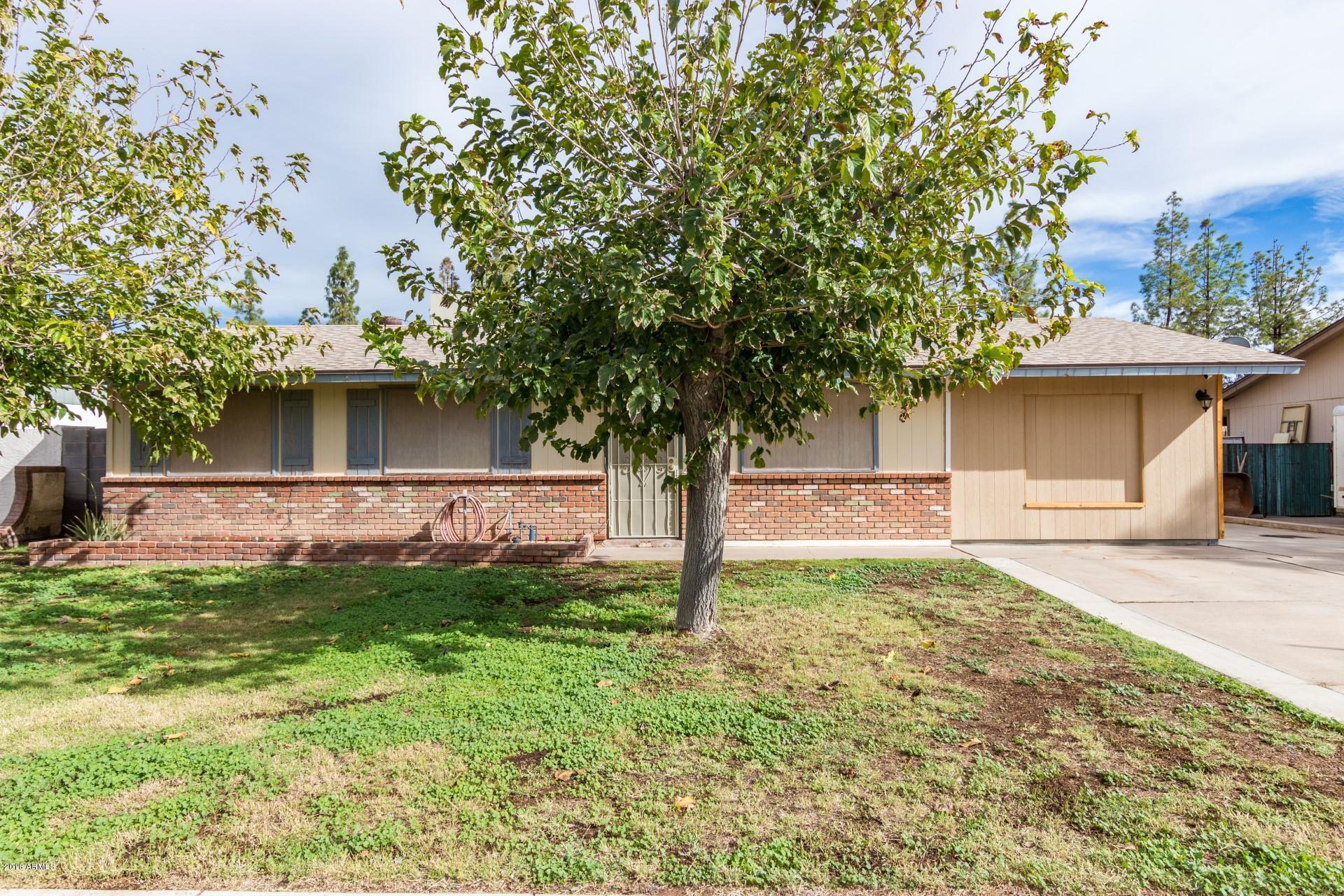 Property Photo:  461 N Larkspur Street  AZ 85234 