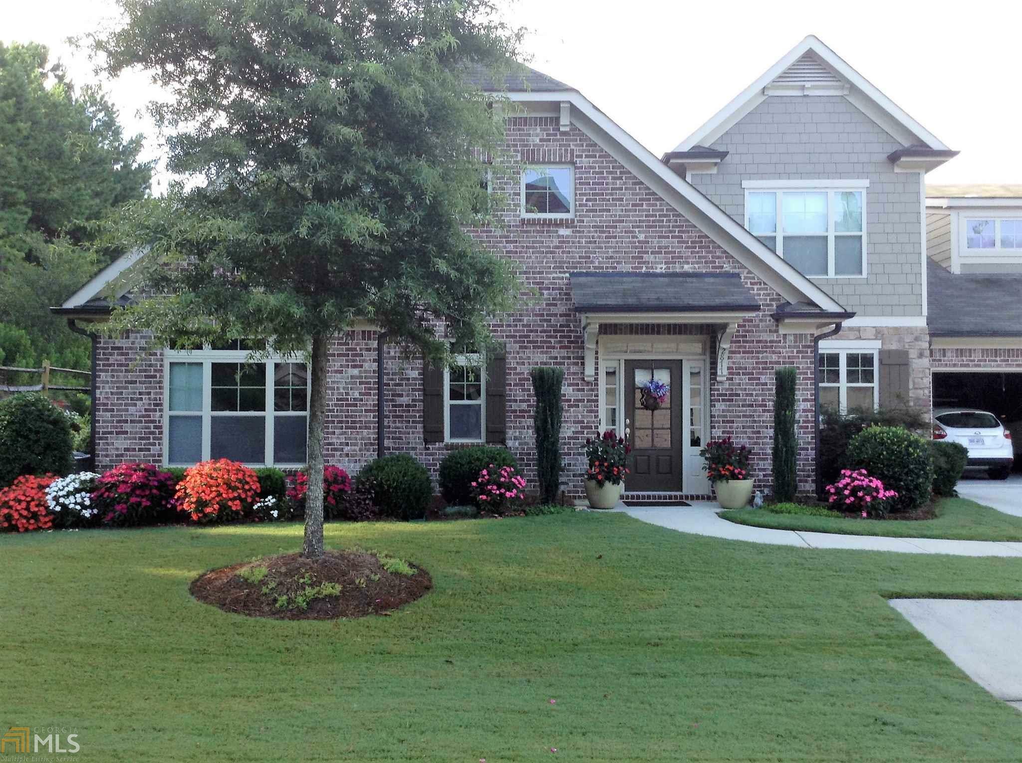 Property Photo: 2877 Middlecreek Way GA 30041
