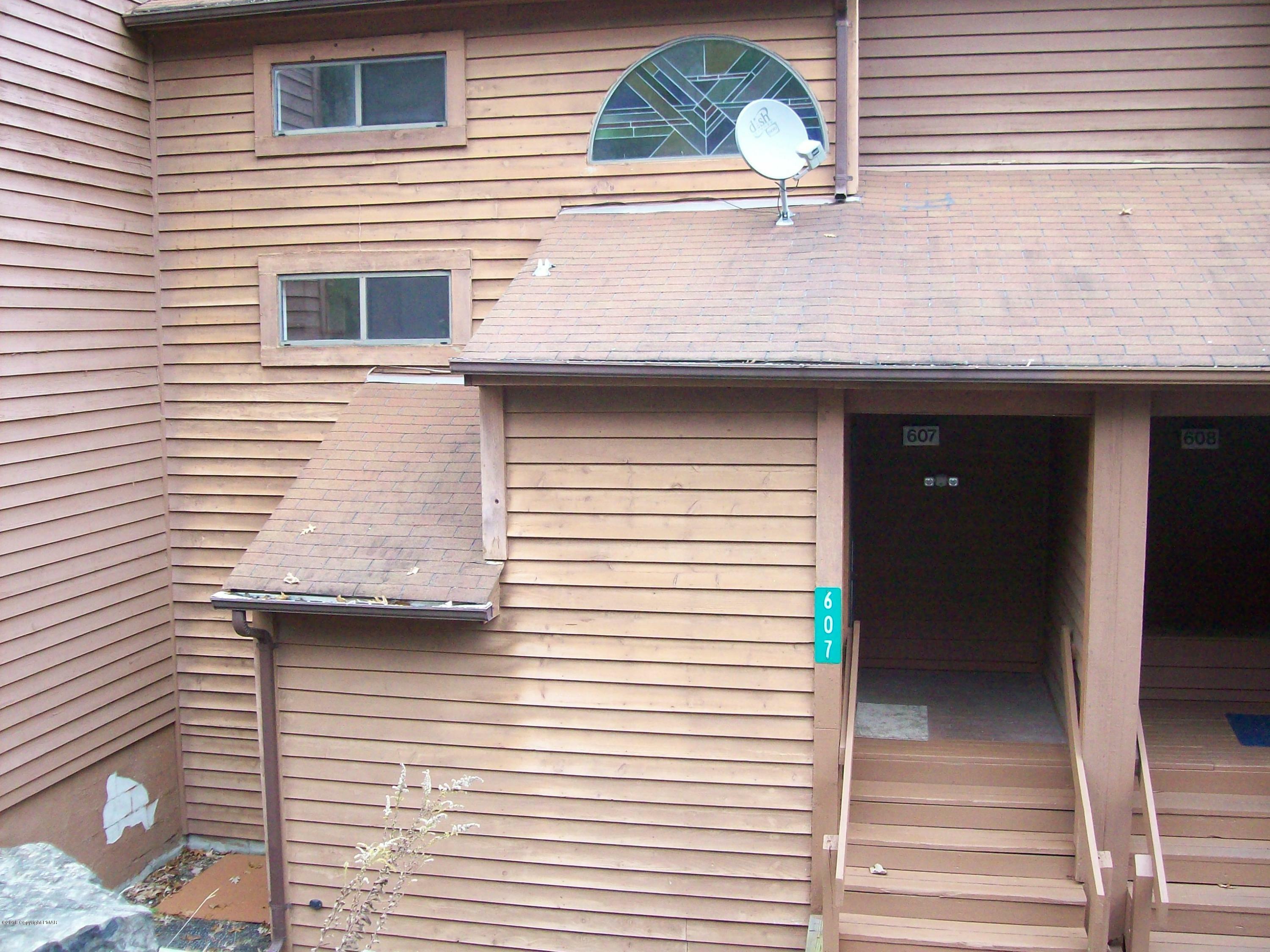 Property Photo:  607 Mountain View Way  PA 18324 