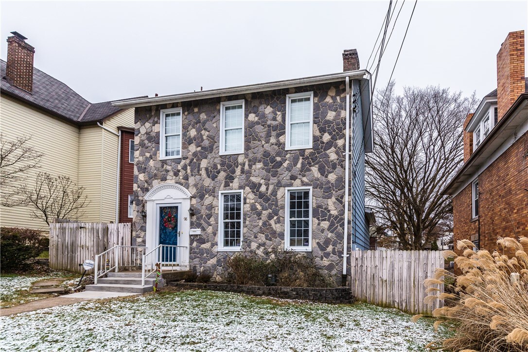 Property Photo: 98 E Crafton Avenue PA 15205