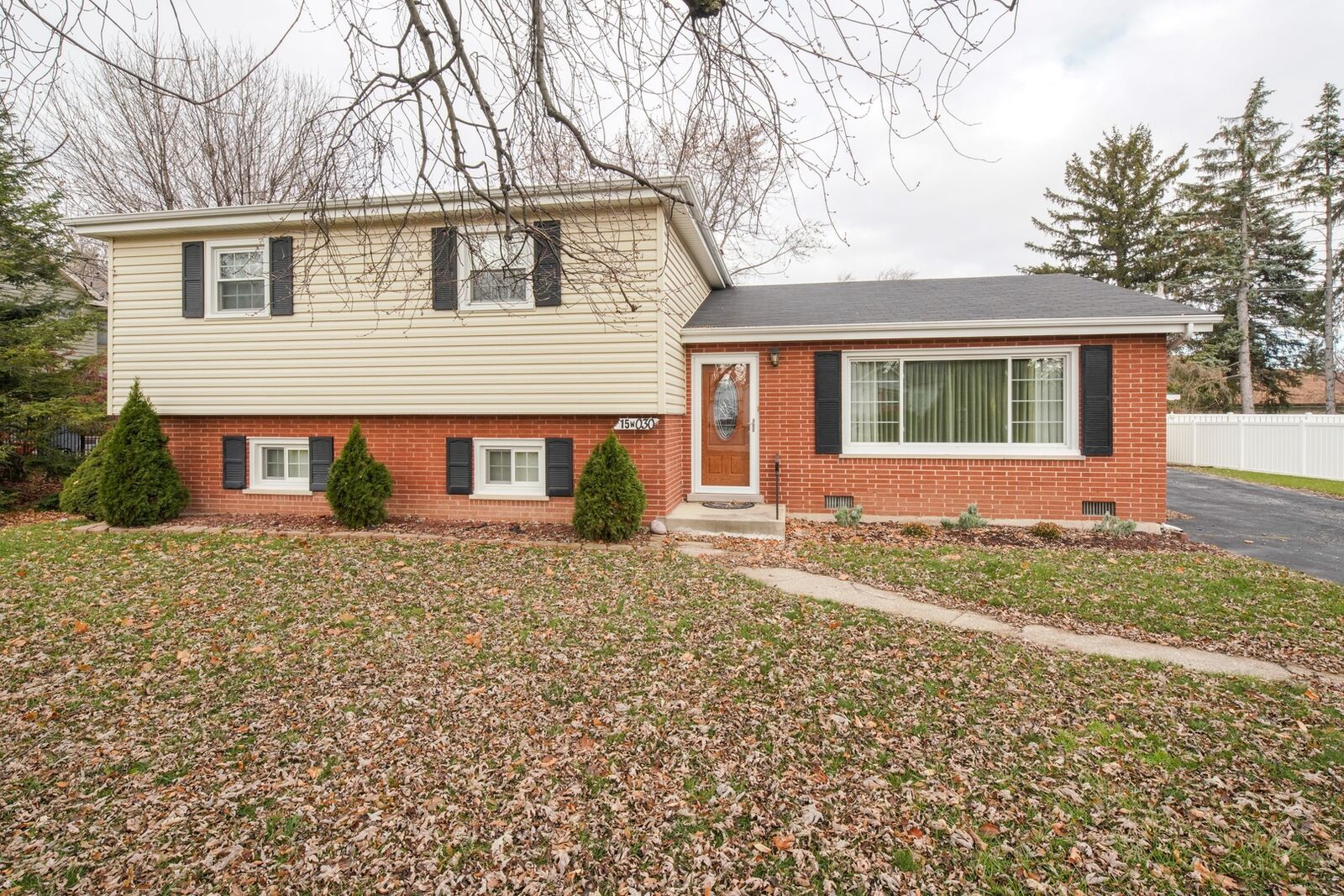 Property Photo: 15W030 Lexington Street IL 60126