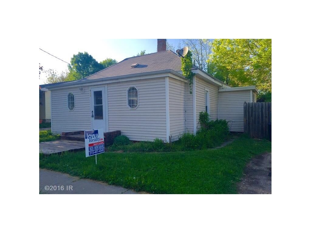 Property Photo:  611 W 7th Street  IA 50036 