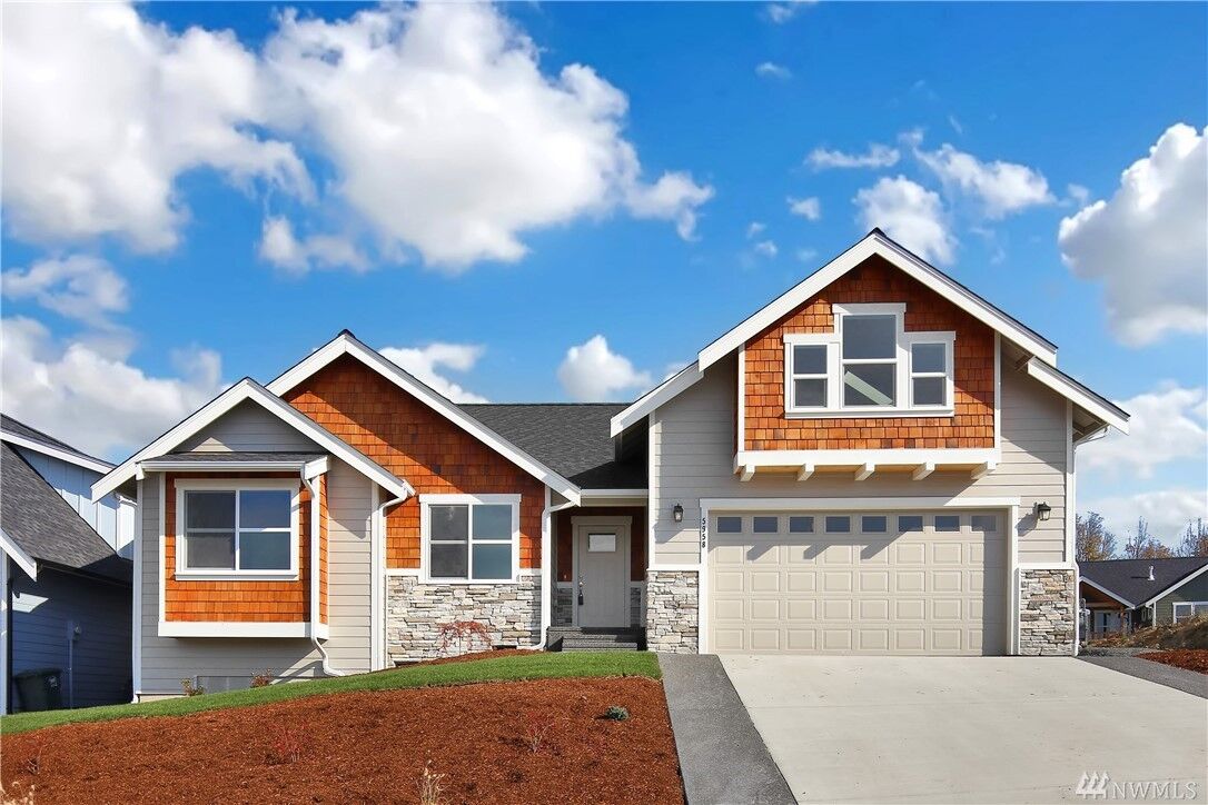 Property Photo:  5958 Monument Dr  WA 98248 