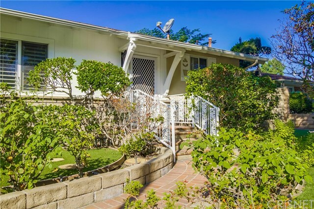 Property Photo:  5301 Bluebell Avenue  CA 91607 