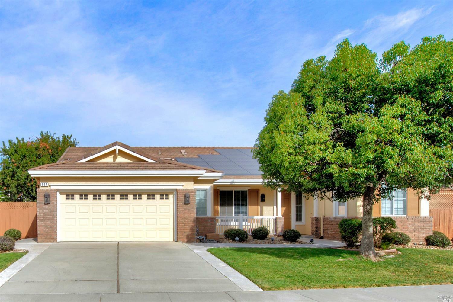 Property Photo:  924 Zephyr Lane  CA 95687 