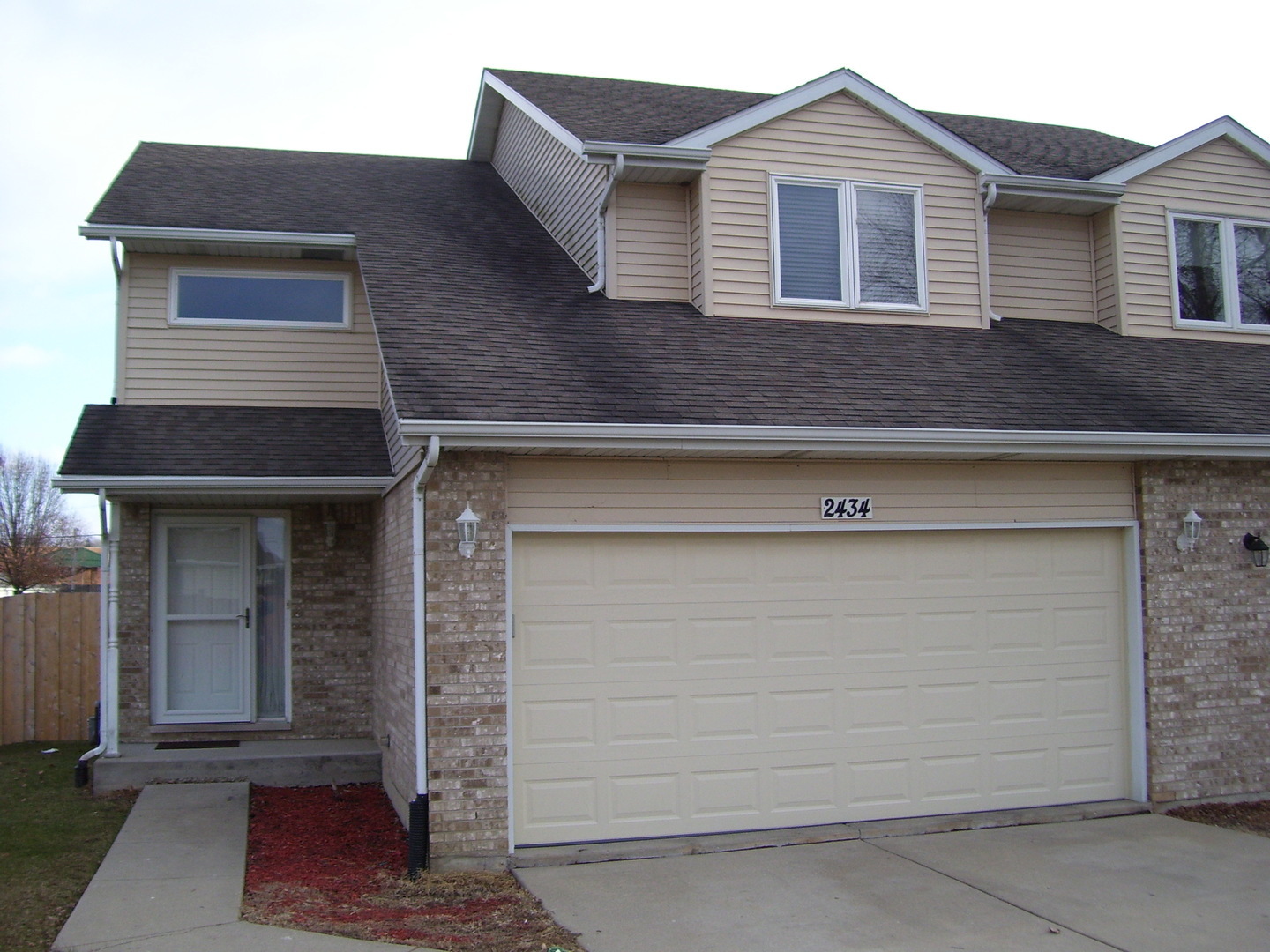 Property Photo: 2434 Caton Crest Court IL 60403