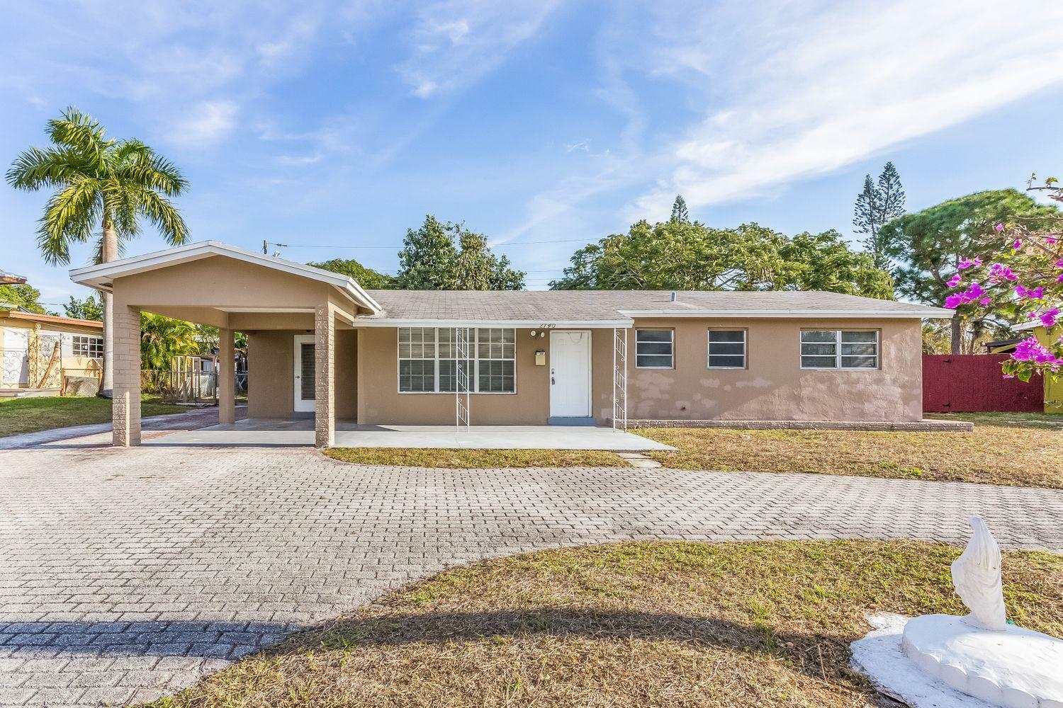 2740 N Cypress Road  Pompano Beach FL 33064 photo