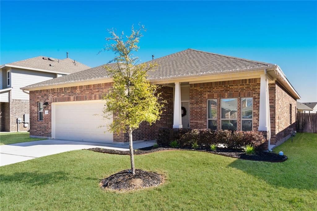Property Photo: 130 Pincea Place TX 78666