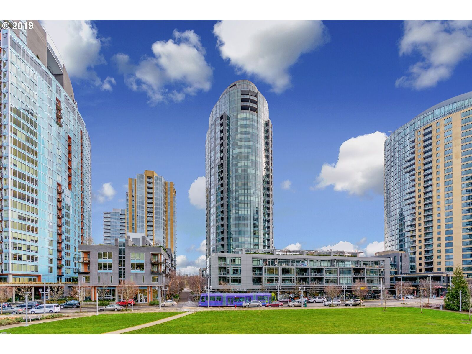 Property Photo:  3601 SW River Pkwy 517  OR 97239 
