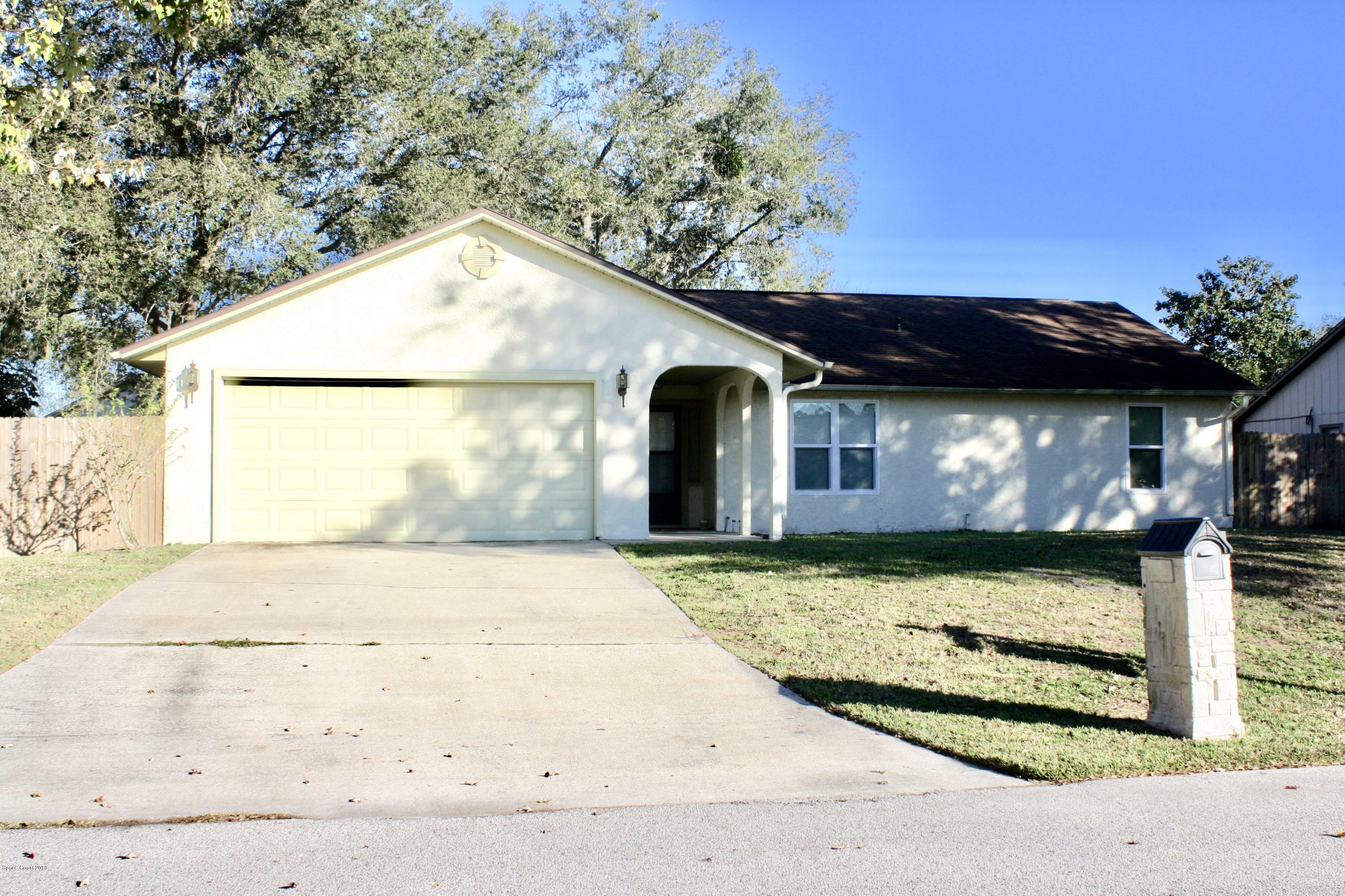 Property Photo:  4916 Carodoc Circle  FL 32796 