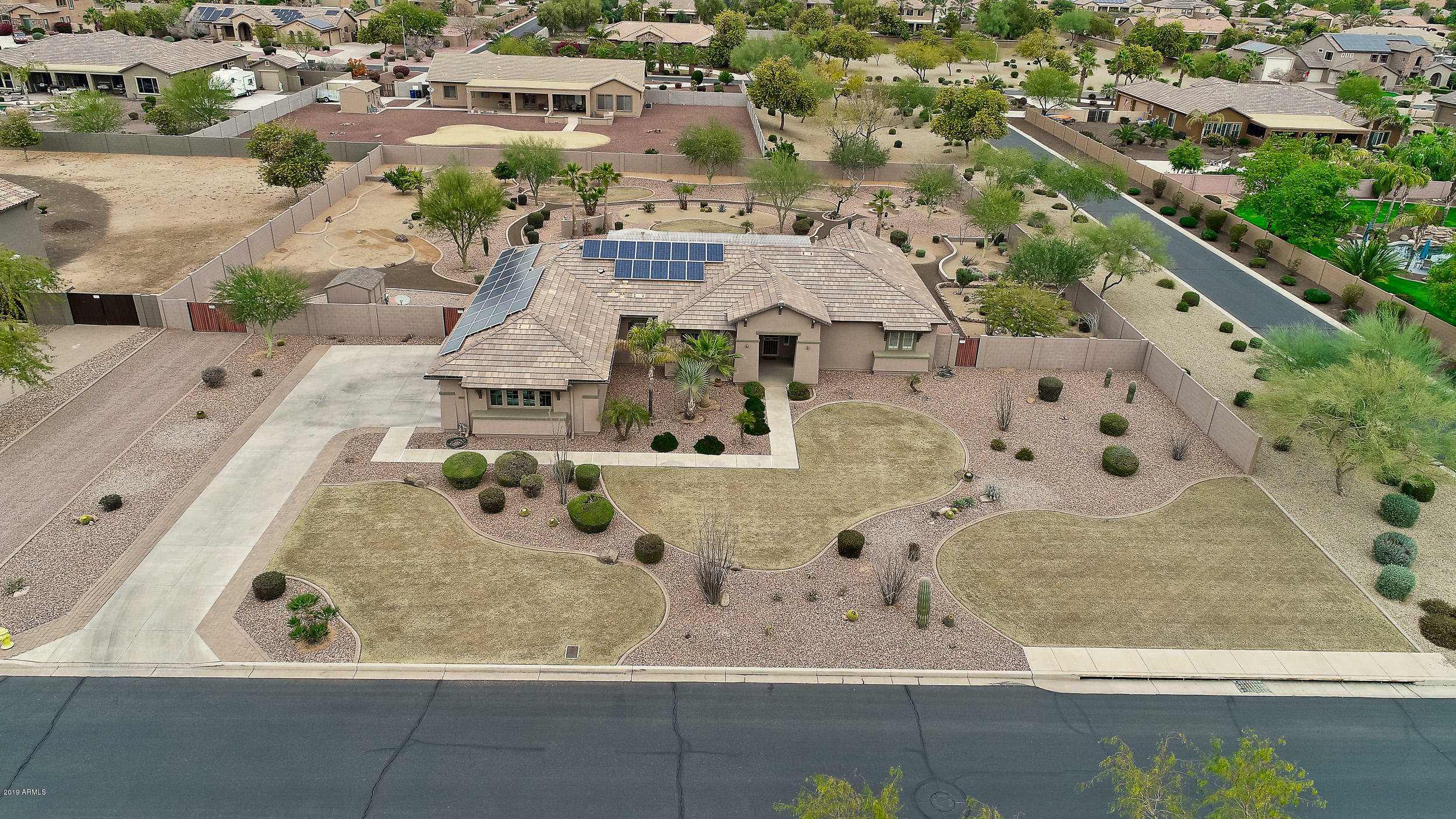 Property Photo:  14426 W Becker Lane  AZ 85379 