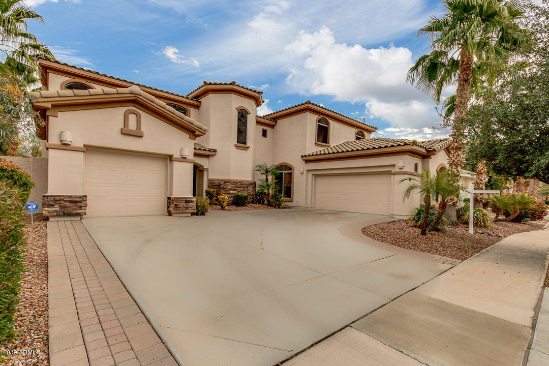 Property Photo: 4507 S Roy Rogers Way AZ 85297