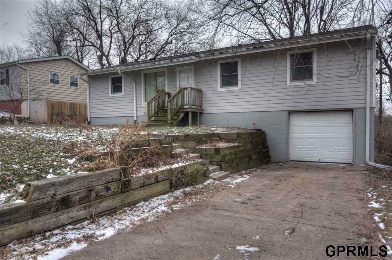 Property Photo:  511 W 15th  NE 68005 