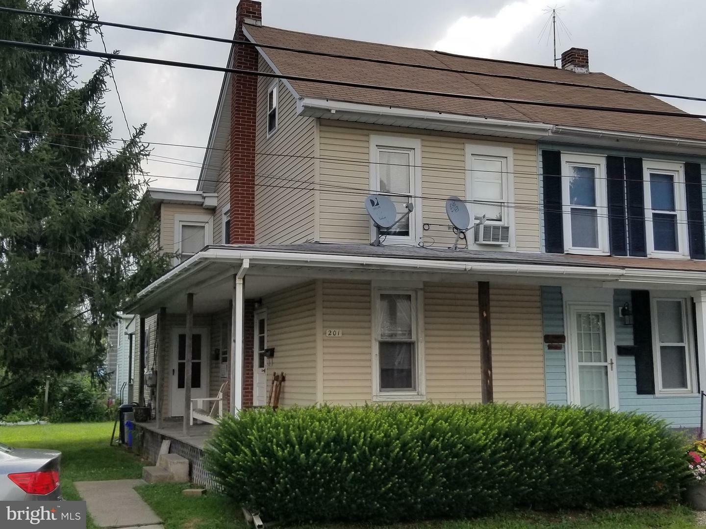 Property Photo: 201 S Railroad Street 2 PA 17036
