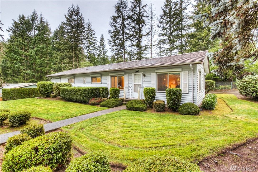 Property Photo: 206 SW 355th Place WA 98023