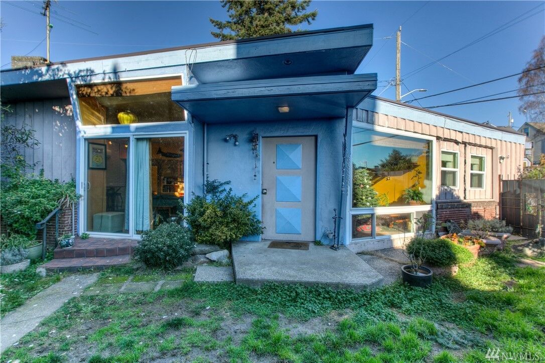 Property Photo:  5509 34th Ave NW  WA 98107 