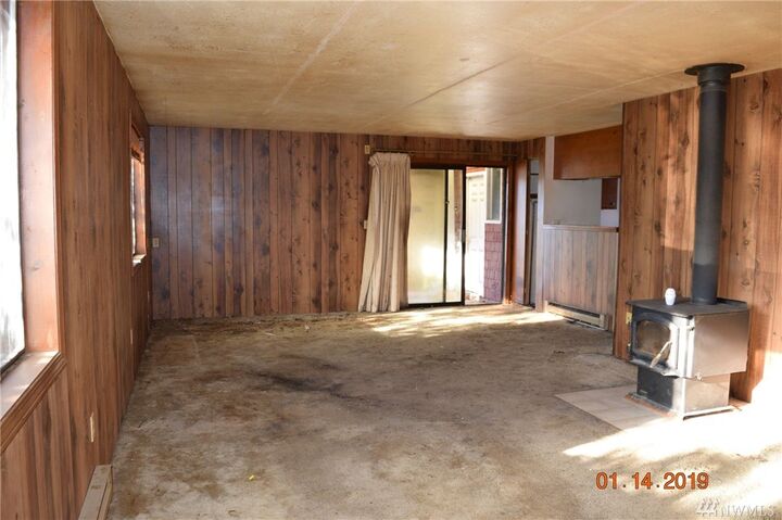 Property Photo:  301 Caledonia  WA 98257 