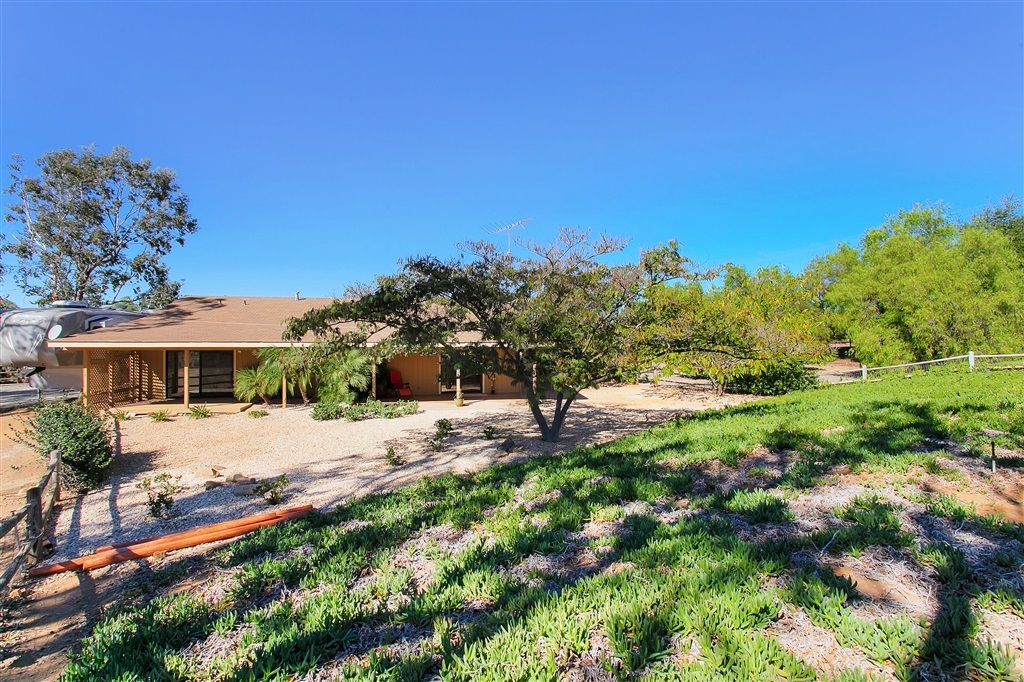 Property Photo:  14255 Cane Rd  CA 92082 