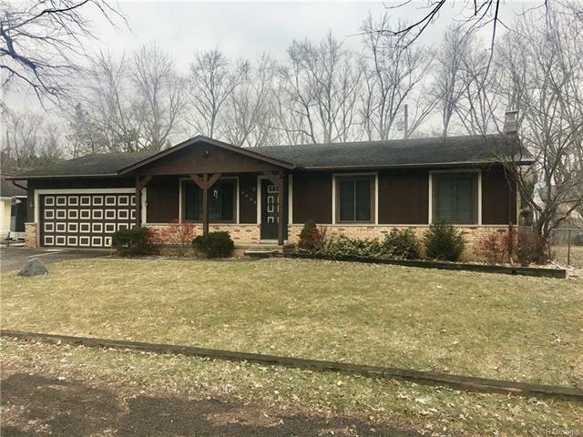 Property Photo: 9660 Nestoria St MI 48382