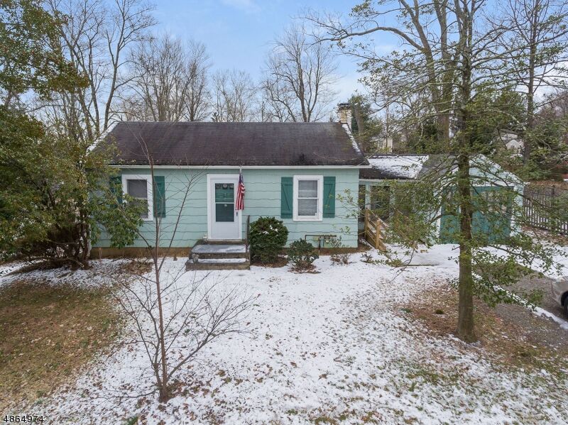 Property Photo:  190 W Oak St  NJ 07920 